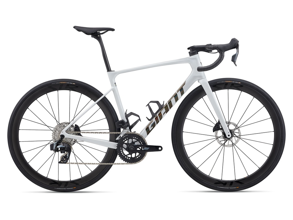 Vélo route GIANT DEFY Advanced Pro 1 Sram Rival Blanc